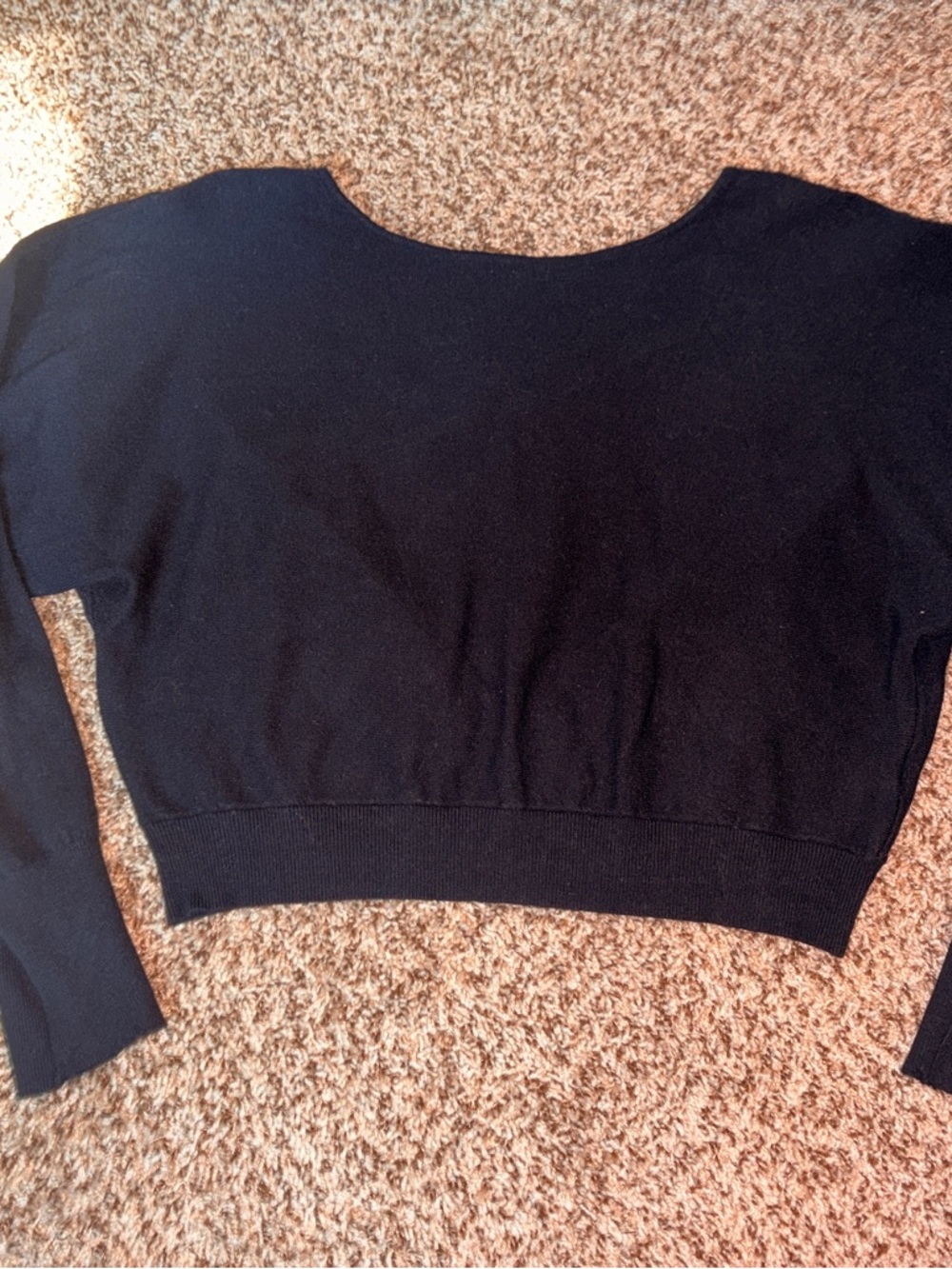 Dreamers by Debut Black Women's Cropped Back Cut Out Knit Top